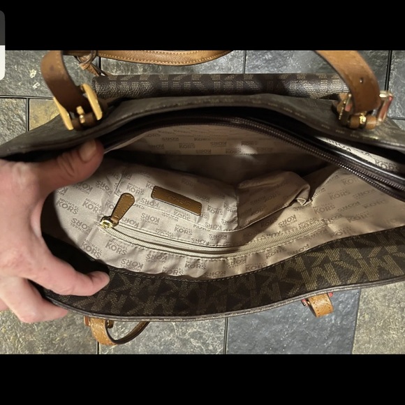 Michael Kors Signature Dark Brown Tan Rare in this condition!!!! - Picture 2 of 8